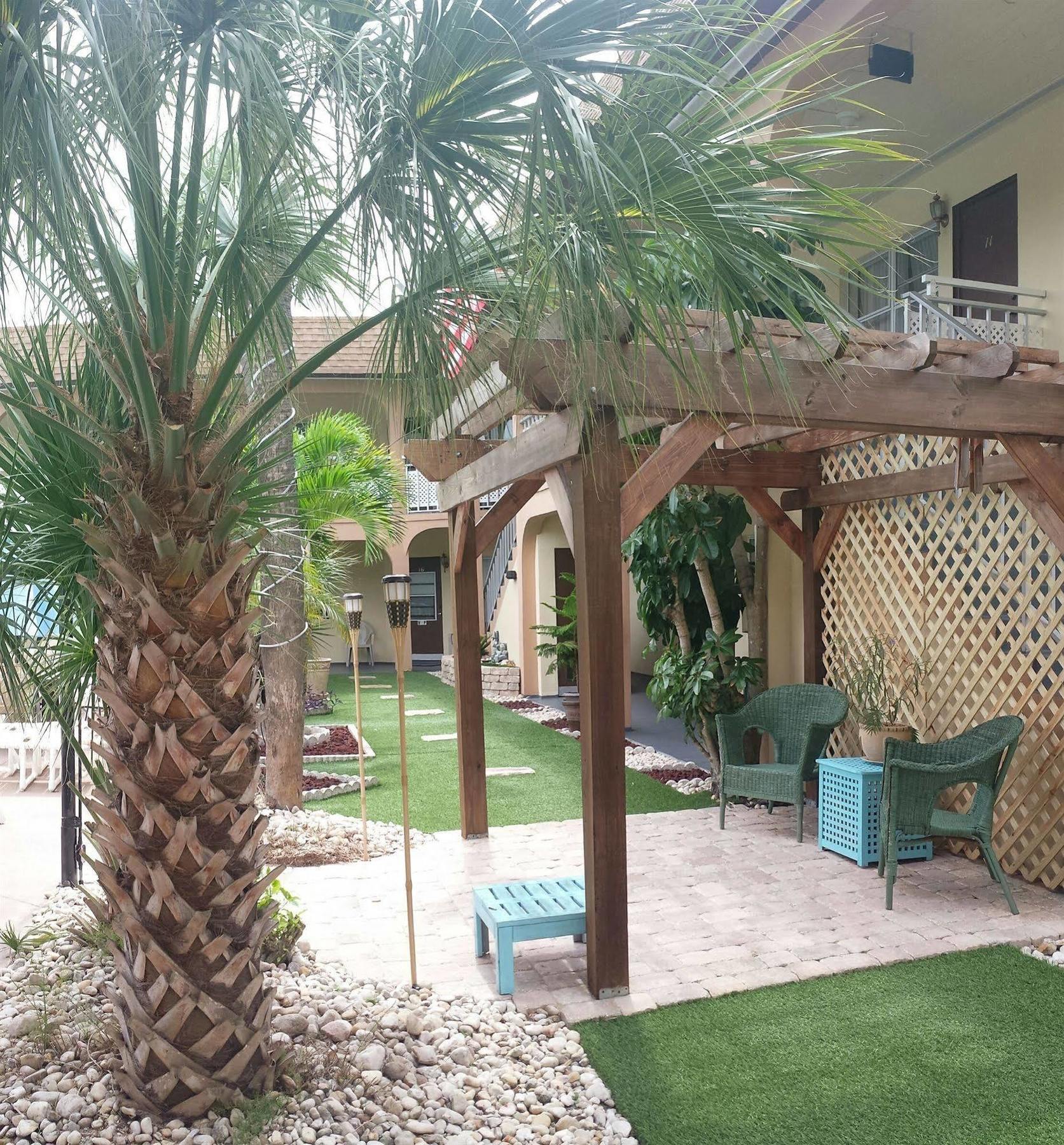 Echo Sails Motel Clearwater Beach Exterior photo
